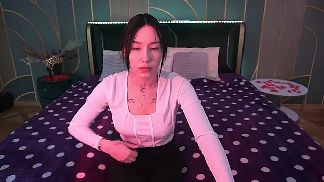 NikkiGoldSide online show from March 17, 2025, 1:50 pm