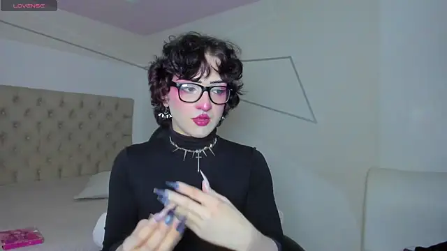 melodybonss  online show from October 12, 2025, 4:11 am