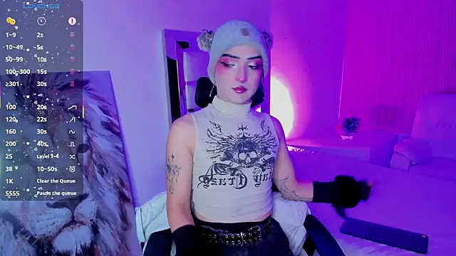 melodybonss  online show from October 21, 2025, 4:46 am