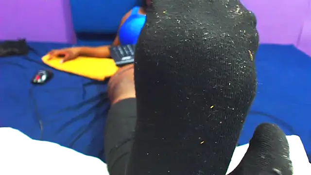 DARKGIANTMELANIN online show from March 18, 2025, 8:37 pm