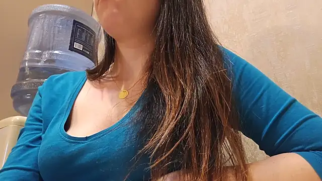 AlejandraDelaney online show from January 24, 2025, 4:17 pm