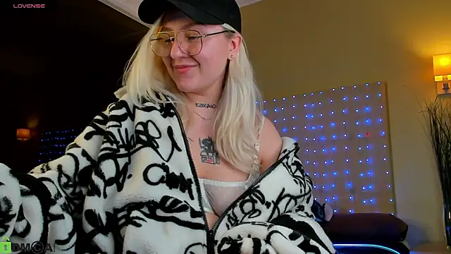 Debbie Taylor online show from April 18, 2026, 7:07 pm