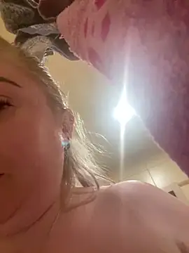 BrigitDani  online show from February 6, 2025, 1:43 pm