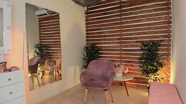 Sapphire Venuss online show from March 11, 2025, 12:11 am