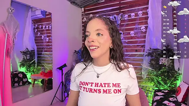 Sapphire Venuss online show from October 17, 2025, 2:59 am