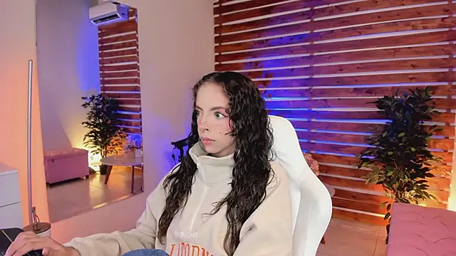 Sapphire Venuss online show from March 21, 2026, 1:21 am