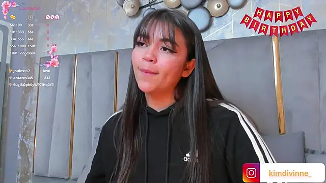 KimDevinne online show from January 4, 2025, 8:17 am