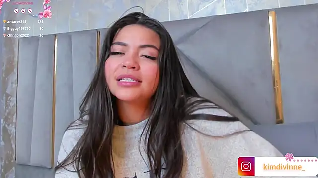 KimDevinne online show from February 5, 2025, 8:54 am