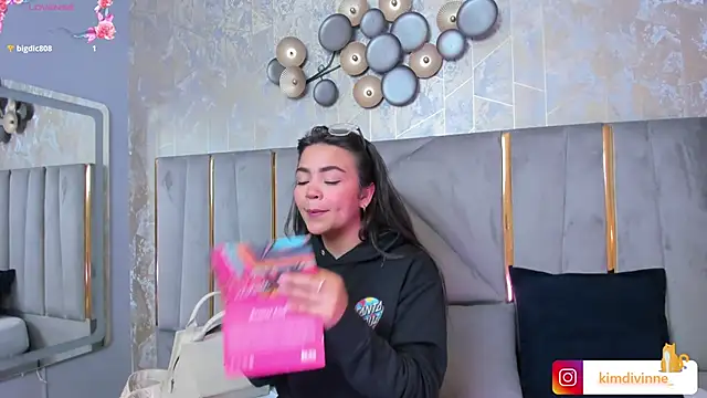 KimDevinne online show from February 27, 2025, 2:32 am