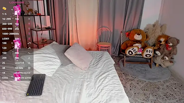 Snapshot of amber_maxwell chatting on July 23, 2026, 9:24 pm amber maxwell online show from July 23, 2026, 9:24 pm