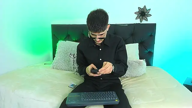 PhilipRich online show from March 20, 2025, 4:42 pm