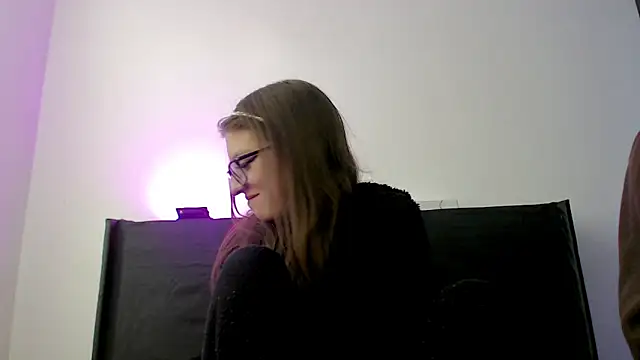 Aurora blossom   online show from December 2, 2025, 9:43 pm