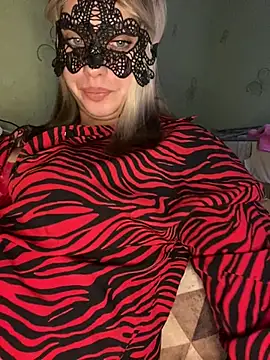 69Laura696 online show from February 11, 2025, 9:25 pm