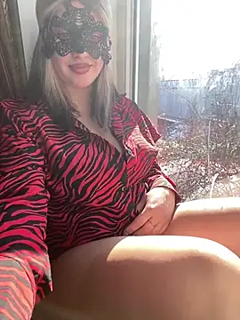 69Laura696 online show from February 18, 2025, 11:00 am