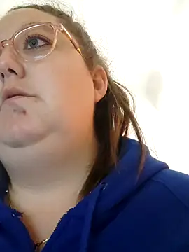 Snapshot of Chloee_ep chatting on February 14, 2025, 3:05 pm Chloee ep online show from February 14, 2025, 3:05 pm