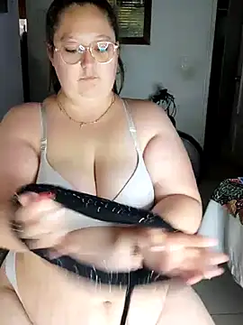 Snapshot of Chloee_ep chatting on February 14, 2025, 6:08 pm Chloee ep online show from February 14, 2025, 6:08 pm