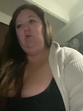 Snapshot of Chloee_ep chatting on October 6, 2025, 1:58 am Chloee ep online show from October 6, 2025, 1:58 am