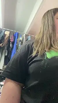 Chloee ep online show from April 21, 2026, 1:06 pm