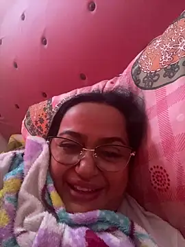 Gia Nahomi online show from January 7, 2025, 2:08 pm