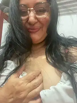 Gia Nahomi online show from January 7, 2025, 11:24 pm