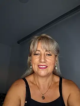 Snapshot of almaluna7 chatting on February 7, 2026, 11:52 pm almaluna7 online show from February 7, 2026, 11:52 pm