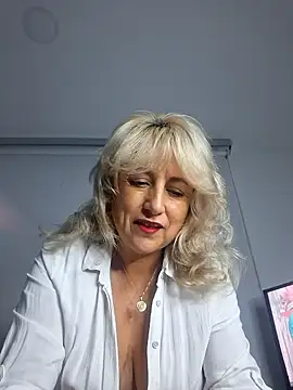 Snapshot of almaluna7 chatting on February 21, 2026, 12:11 am almaluna7 online show from February 21, 2026, 12:11 am