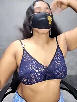 Hot Maleka online show from September 13, 2025, 1:27 am