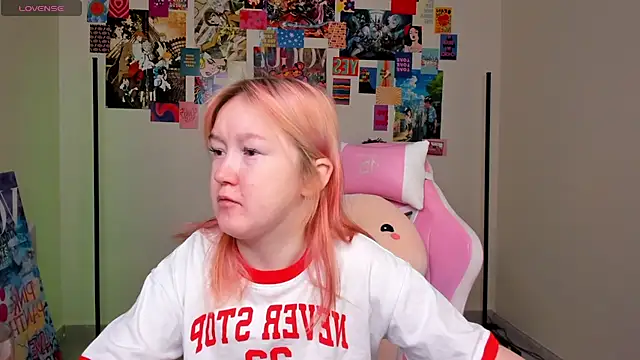 Sara Robinson online show from March 6, 2025, 3:02 am