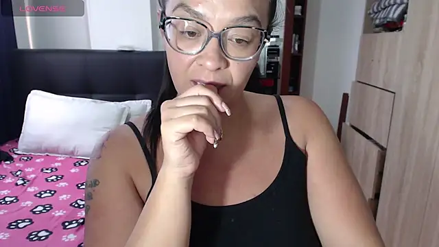 miia-big1boobs  online show from February 12, 2025, 10:15 pm