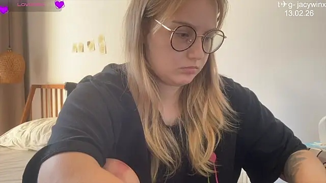 Snapshot of JacyWinslat chatting on February 13, 2026, 8:43 am JacyWinslat online show from February 13, 2026, 8:43 am