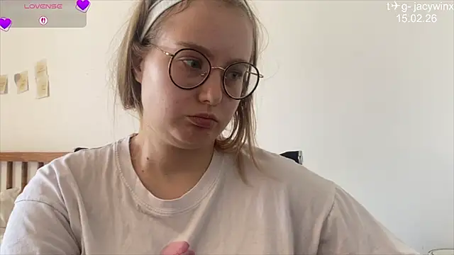 Snapshot of JacyWinslat chatting on February 15, 2026, 7:05 am JacyWinslat online show from February 15, 2026, 7:05 am