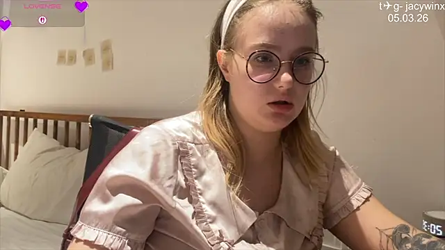 Snapshot of JacyWinslat chatting on March 5, 2026, 1:40 pm JacyWinslat online show from March 5, 2026, 1:40 pm