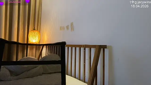 JacyWinslat online show from April 19, 2026, 11:42 am