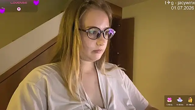 JacyWinslat online show from July 1, 2026, 11:23 am