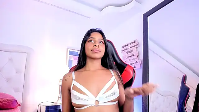 evelyn evony online show from December 7, 2024, 6:54 am