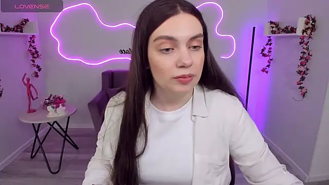 DaniellaLovely online show from March 18, 2025, 2:04 pm