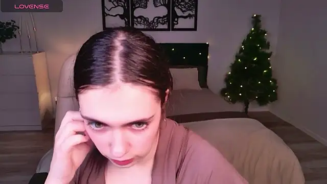 DaniellaLovely online show from December 18, 2025, 11:05 am