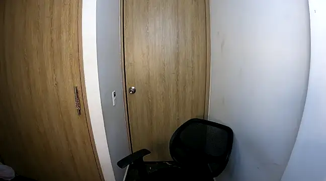 hot quenn online show from December 28, 2024, 12:47 am