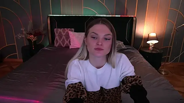 KateSly online show from November 6, 2025, 6:47 am