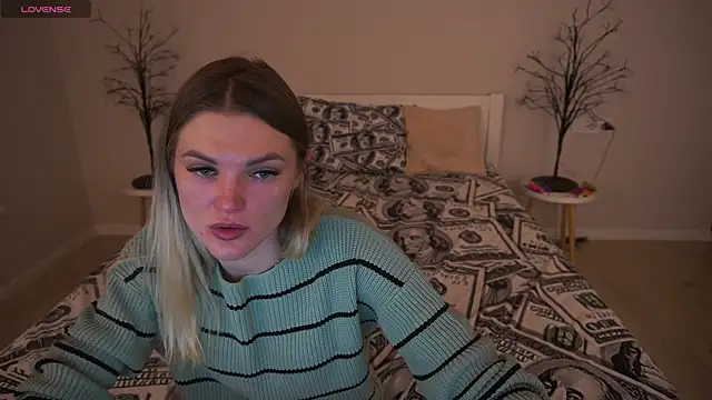 KateSly online show from December 1, 2025, 6:29 am