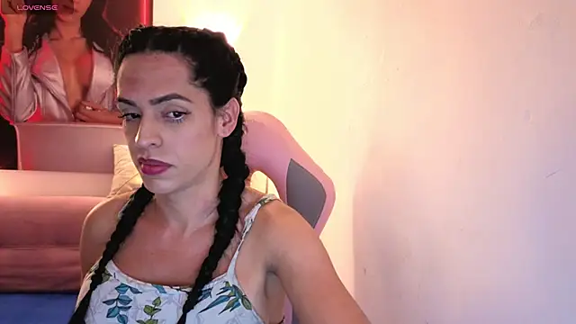 vittorialombardi   online show from November 7, 2025, 11:38 pm