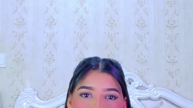 TiaraRosse online show from November 20, 2025, 12:38 pm