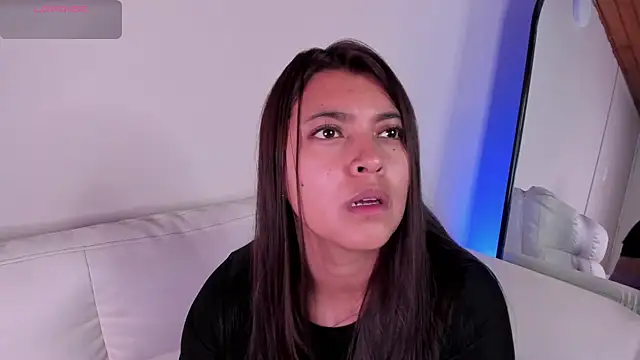 Rebeca Williams  online show from October 28, 2025, 11:25 am