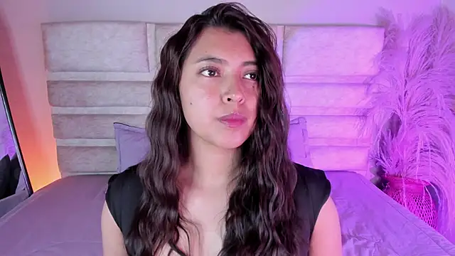 Rebeca Williams  online show from November 8, 2025, 12:27 pm