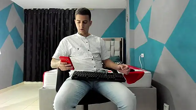 simookeler online show from December 31, 2024, 2:29 am