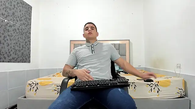 simookeler online show from February 6, 2026, 11:41 pm