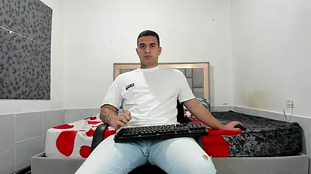 simookeler online show from February 19, 2026, 11:56 pm