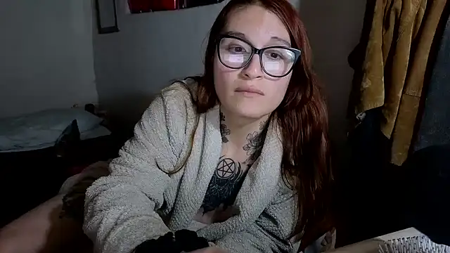 kittenlizz online show from January 12, 2026, 6:13 pm