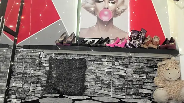 Cute Cata online show from January 27, 2025, 5:58 pm