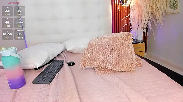 aashley jones online show from December 24, 2024, 8:00 am